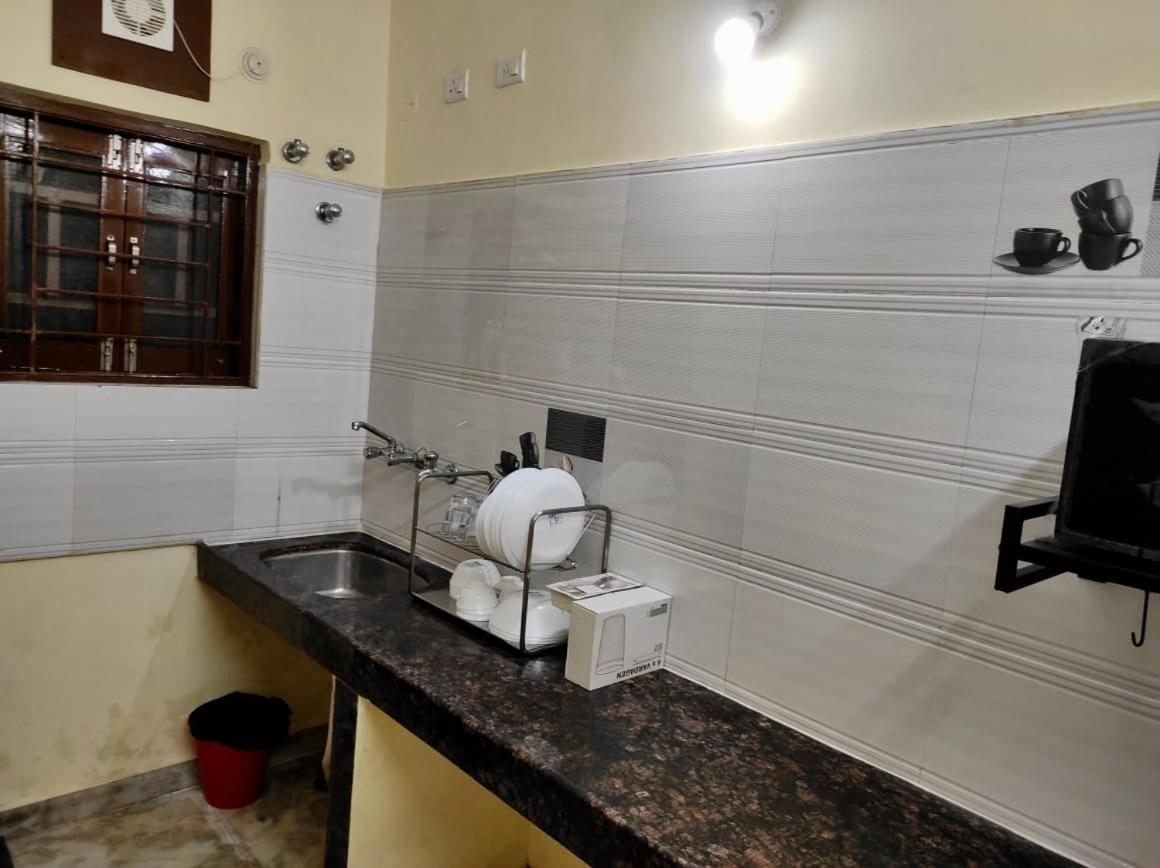 Home To Explore Food, History & Shopping Hyderabad Exterior foto